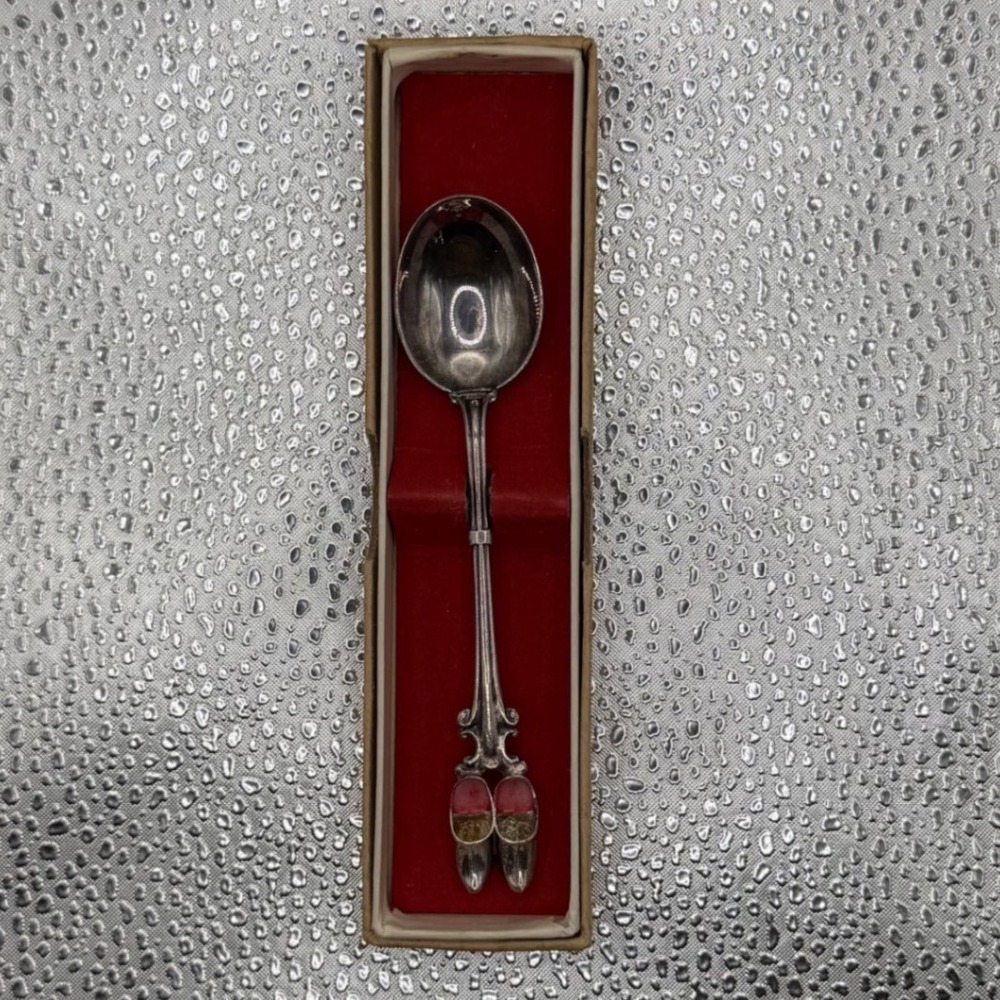 Vintage Holland Dutch Shoe Spoon Red Enamel Figural Souvenir Boxed